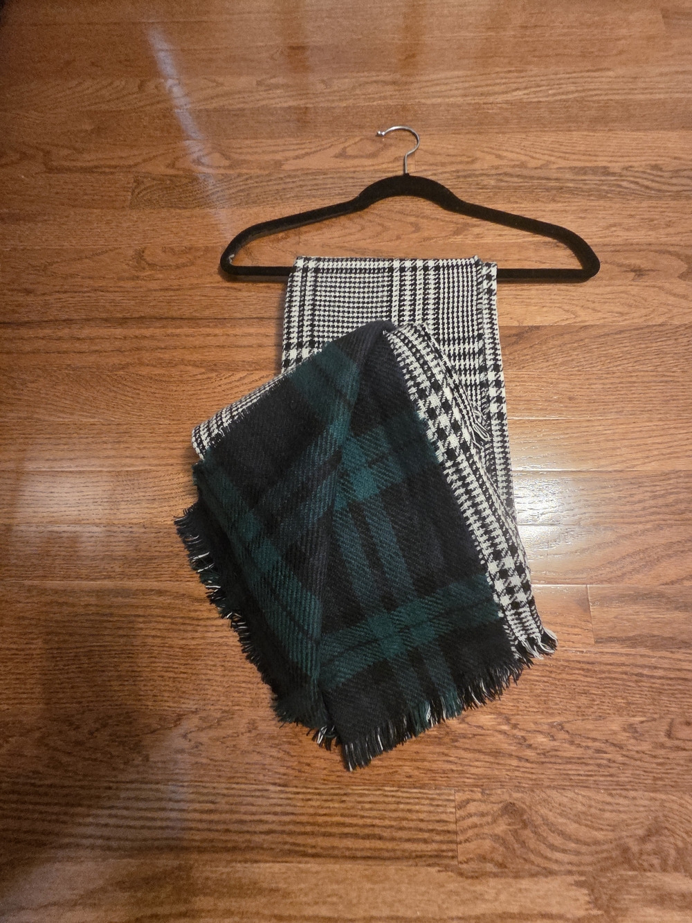 NNT Cozy Black & Green Plaid Throw Scarf